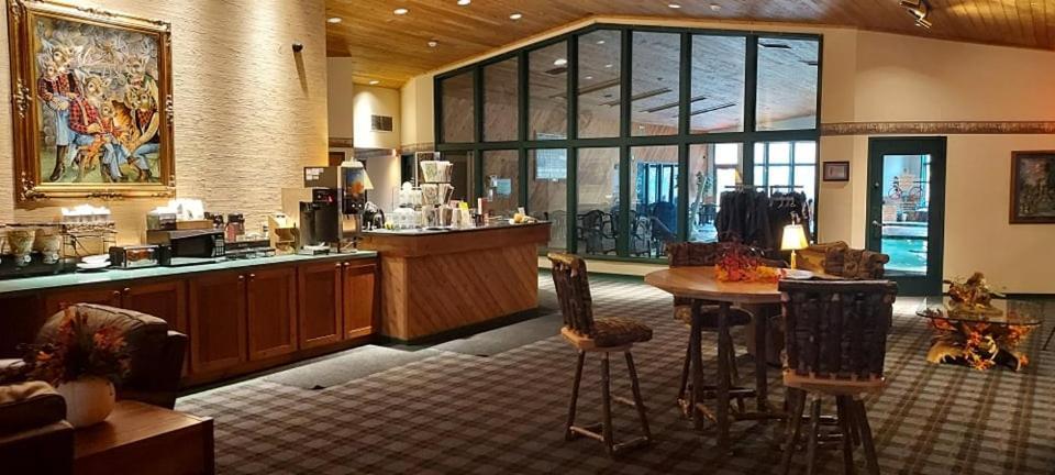 Whitetail Lodge Saint Germain Экстерьер фото